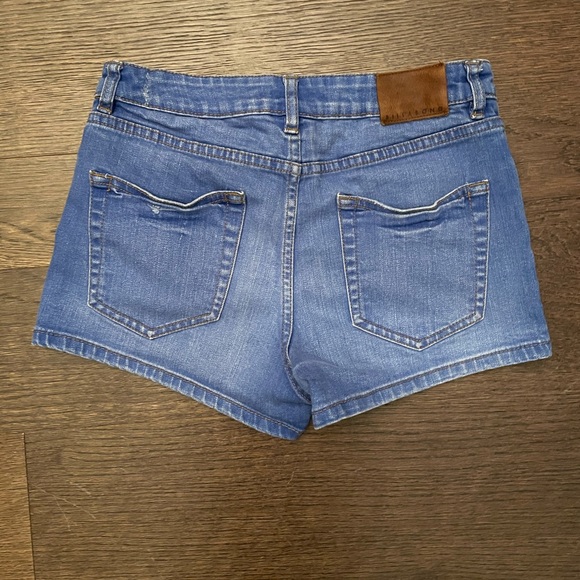 Billabong distressed look jean shorts size 27 - Picture 4 of 4